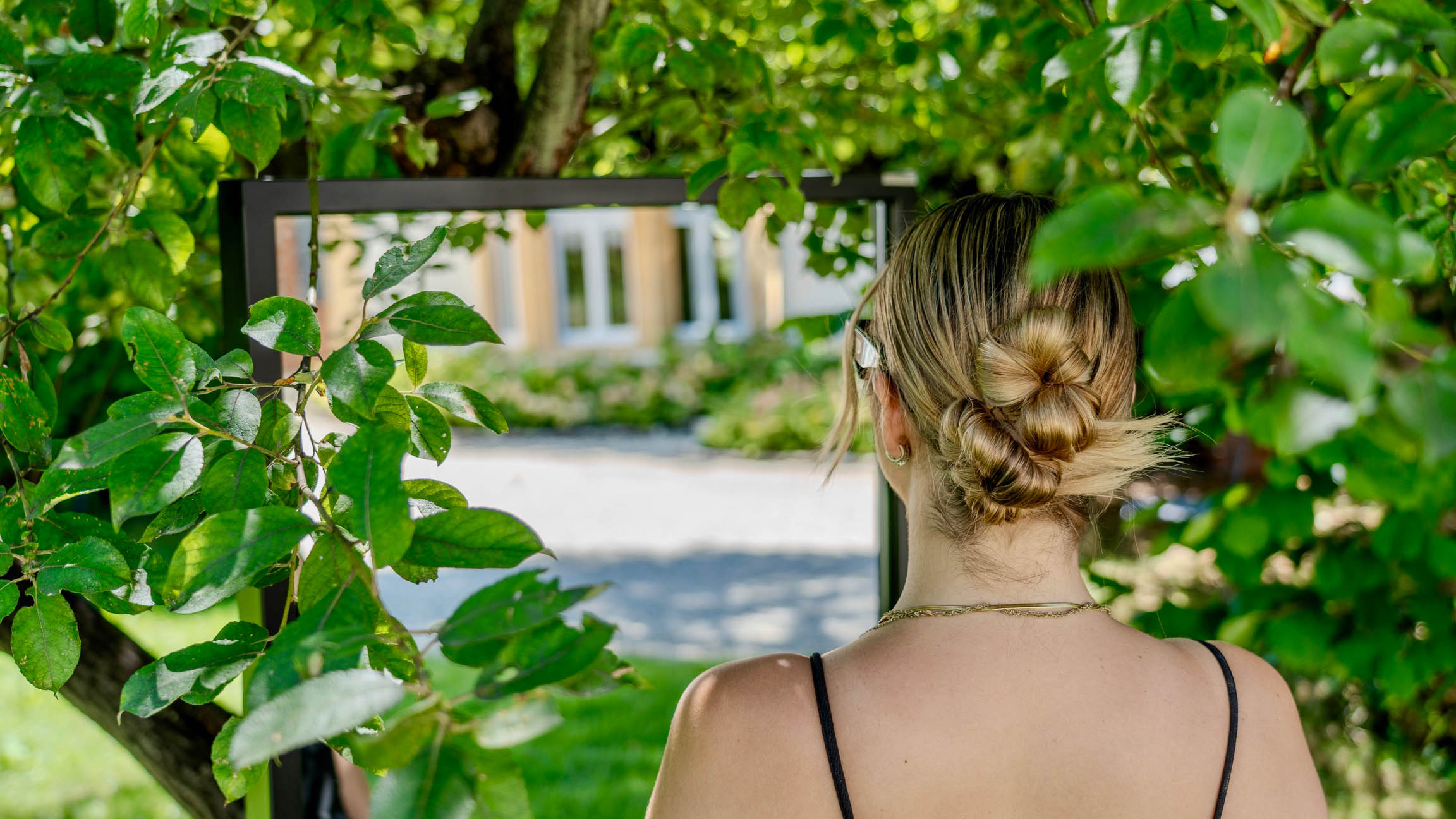 Coiffure tressée relevée réalisée par le Salon29